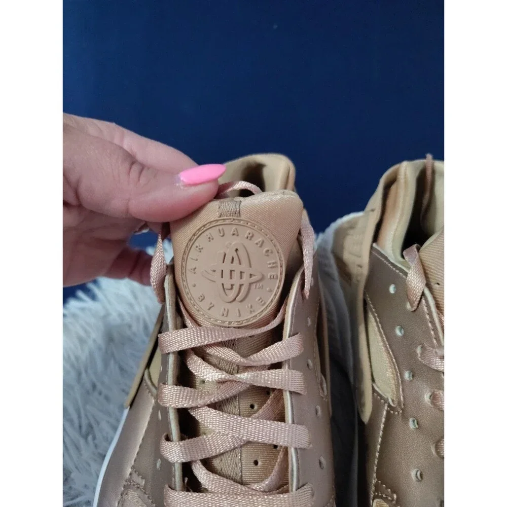 Nike Air Huarache Run Women's Size 9.5 Running Shoes Rose Beige